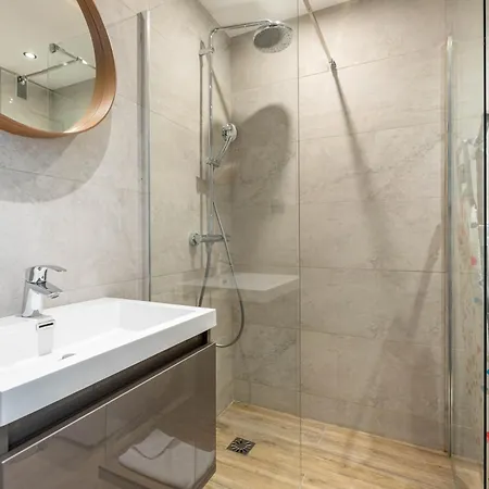 Agence Des Residences - 15 Rue D'antibes - Prives Renoves *